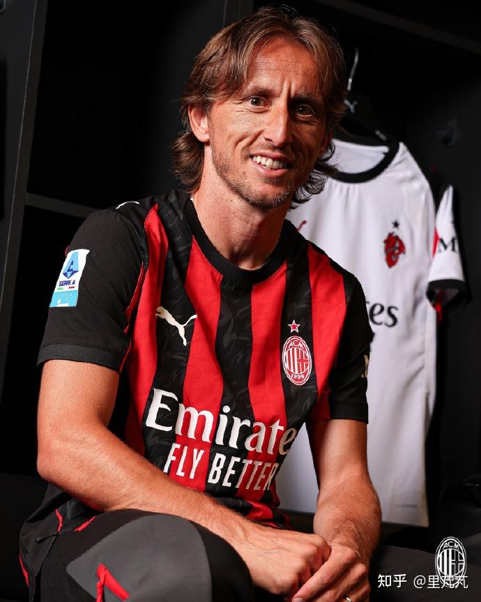 篮球湖人替补锋线表现抢眼