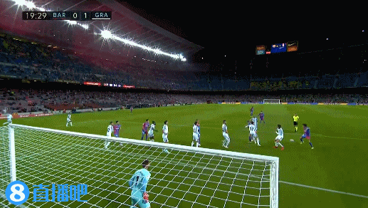 半场战报：勒沃库森2-1莱比锡，泰里耶、希克建功（半场：勒沃库森暂2-1领先莱比锡，泰里耶与希克破门）