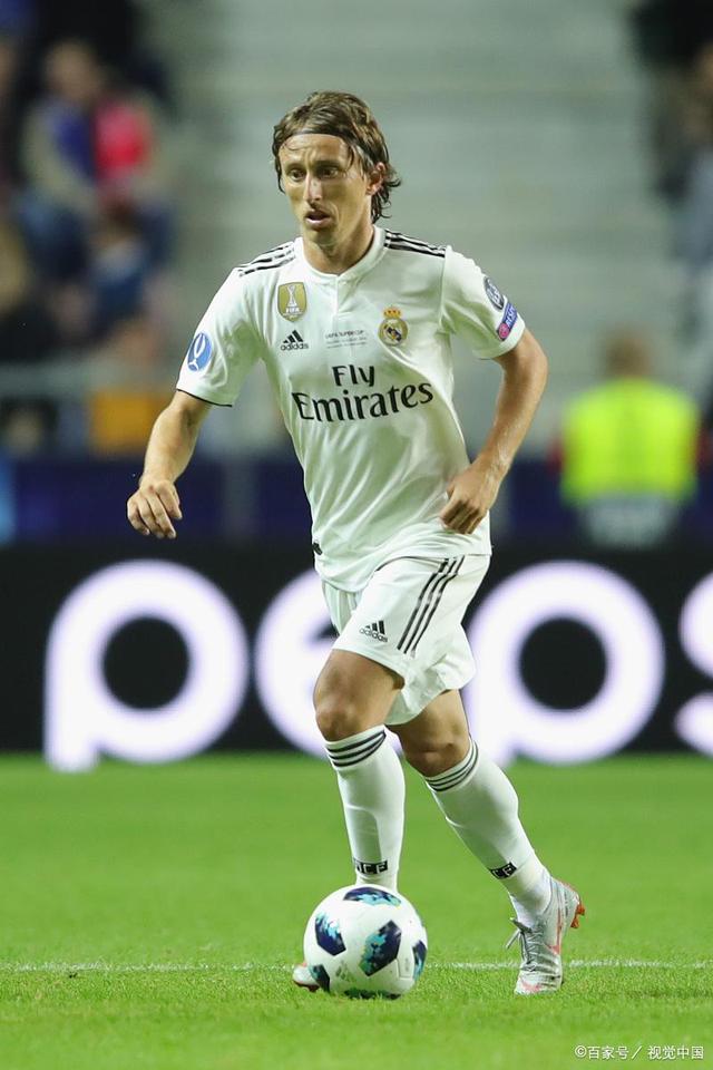 波媒：什琴斯尼在加盟巴萨前考虑参加波兰第七级别联赛